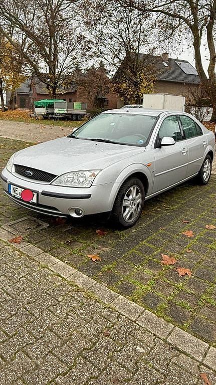 Silber Gebraucht 2003 Ford Mondeo Ghia Limousine | 3.600 € (Fairer Preis) - Bild 1/4