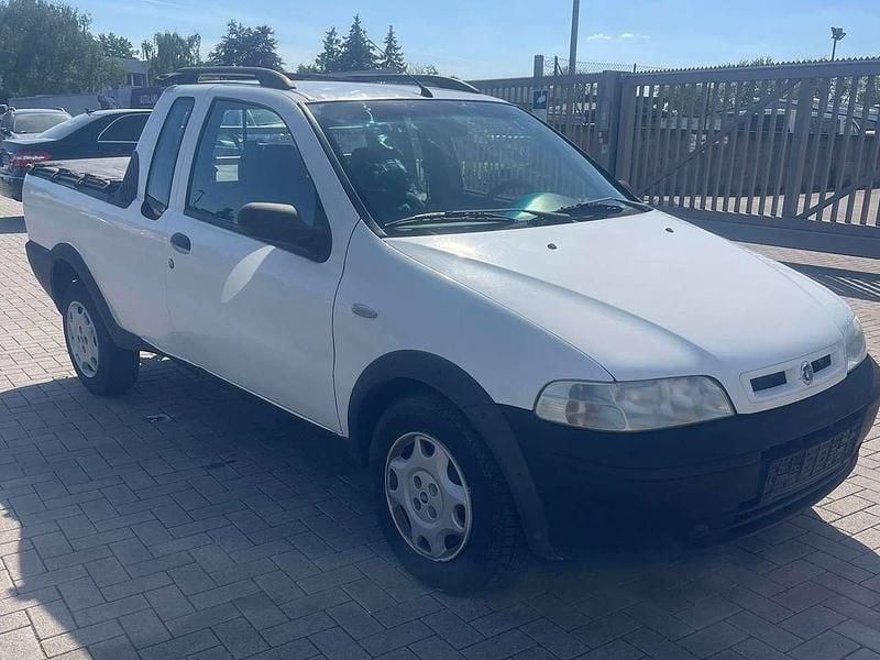 Weiß Gebraucht 2004 Fiat Strada Van / Kleinbus | 2.450 € (Superpreis) - Bild 1/4