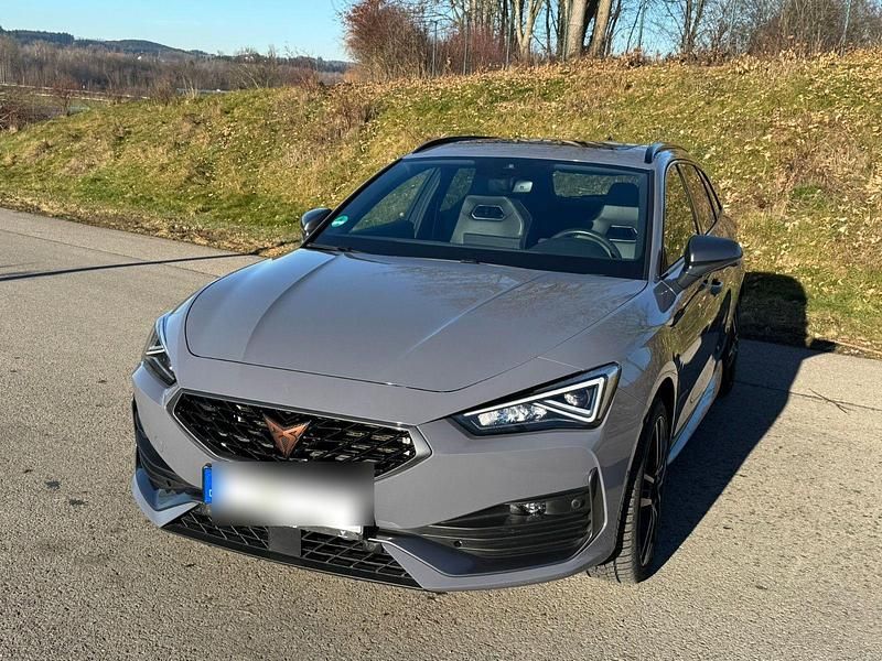 Grau Gebraucht 2021 Cupra Leon Kombi | 21.990 € (Fairer Preis) - Bild 1/4