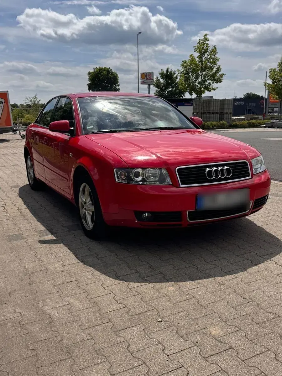 Gebraucht Audi A4 131 PS (96 kW) 2003 Rot Limousine