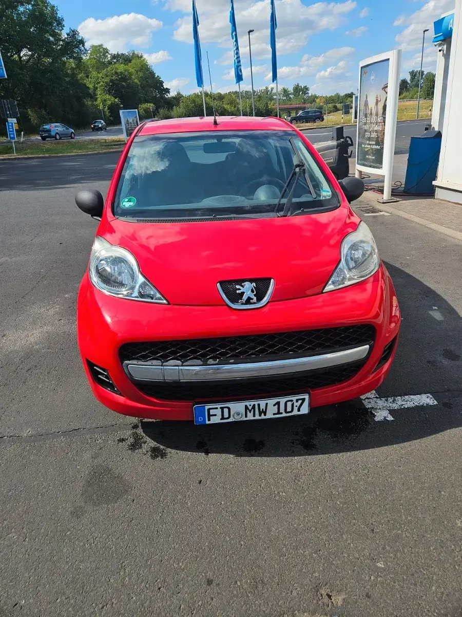 Gebraucht Peugeot 207 68 PS (50 kW) 2009 Rot Kleinwagen