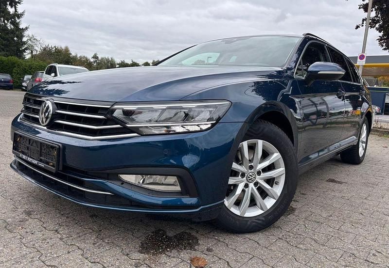 Blau Gebraucht 2020 VW Passat Business Kombi | 16.980 € (Fairer Preis) - Bild 1/4