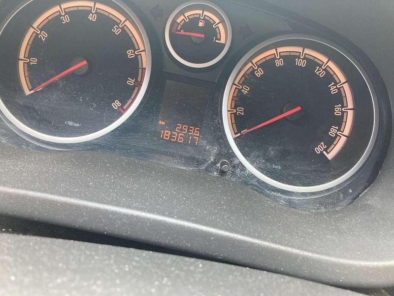 Gebraucht Opel Corsa Edition 101 PS (74 kW) 2010 Rot Kleinwagen