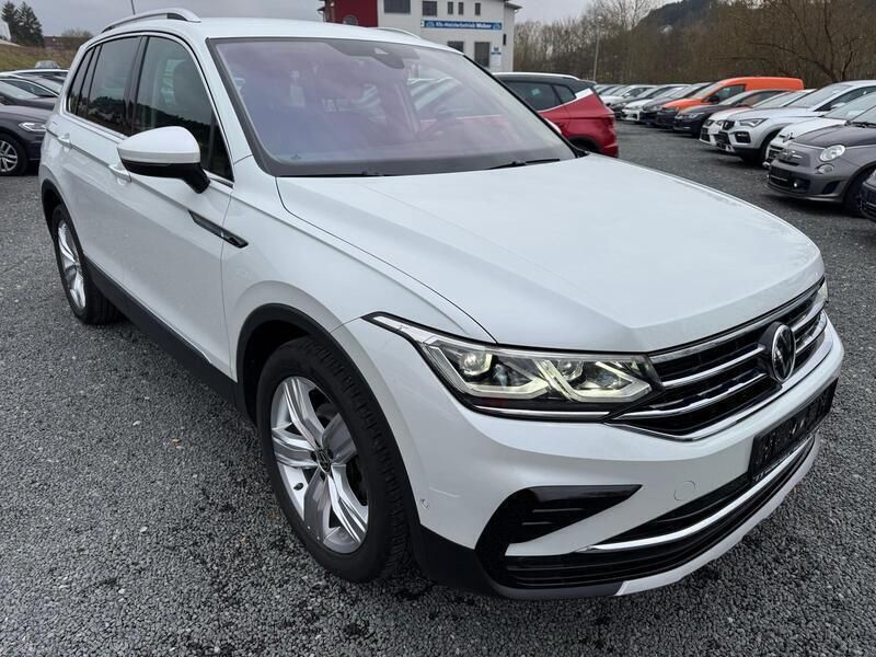 Weiß Gebraucht 2021 VW Tiguan Elegance SUV | 31.380 € (Fairer Preis) - Bild 1/4