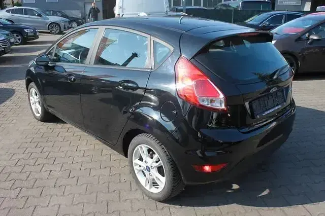 Gebraucht Ford Fiesta Celebration 80 PS (58 kW) 2017 Schwarz Kleinwagen