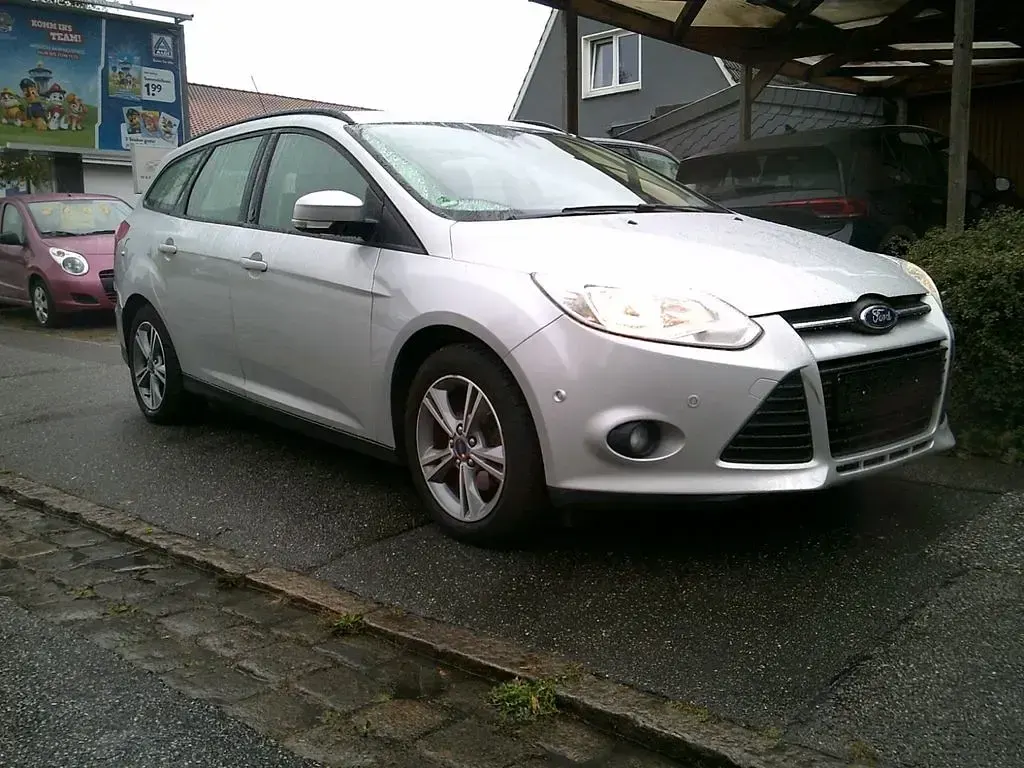 Gebraucht Ford Focus SYNC Edition 125 PS (91 kW) 2013 Silber Limousine