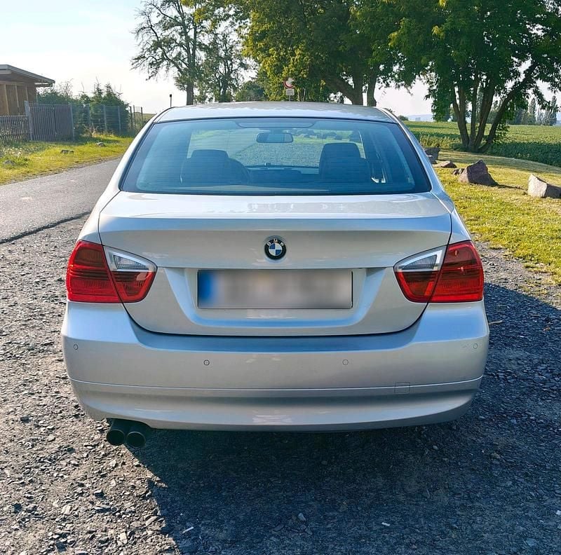 Gebraucht BMW 325 218 PS (160 kW) 2005 Silber Limousine