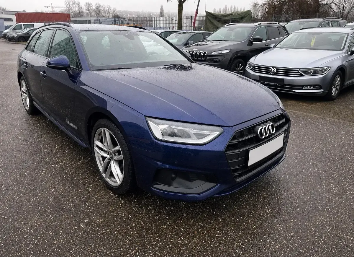 Gebraucht Audi A4 Advanced 190 PS (139 kW) 2021 Blau Kombi