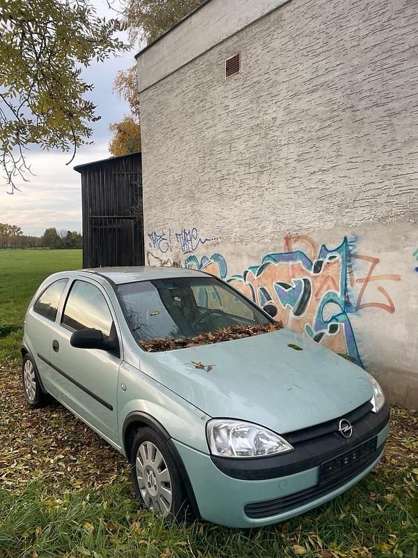Używany Opel Corsa 58 KM (42 kW) 2002 Zielony Hatchback