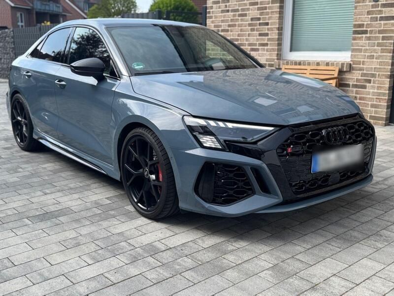 Grau Gebraucht 2022 Audi RS3 Ambiente Kleinwagen | 56.499 € (Guter Preis) - Bild 1/4
