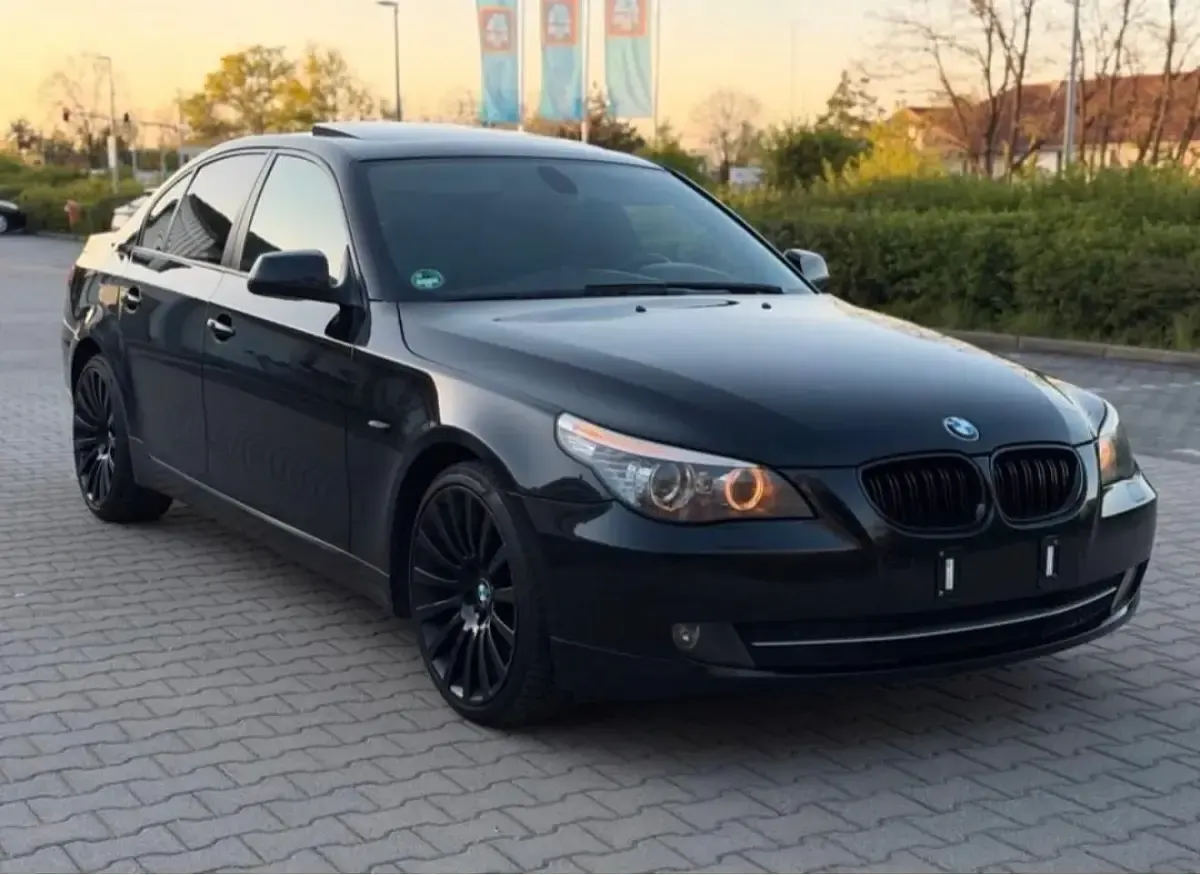 Gebraucht BMW 523 190 PS (139 kW) 2009 Schwarz Limousine