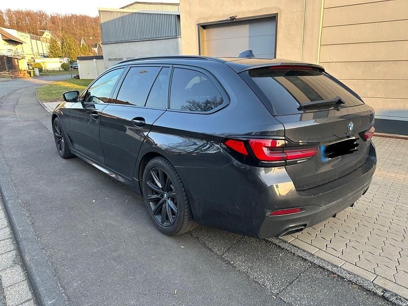 Gebraucht BMW 540 Performance 340 PS (250 kW) 2022 Grau Kombi
