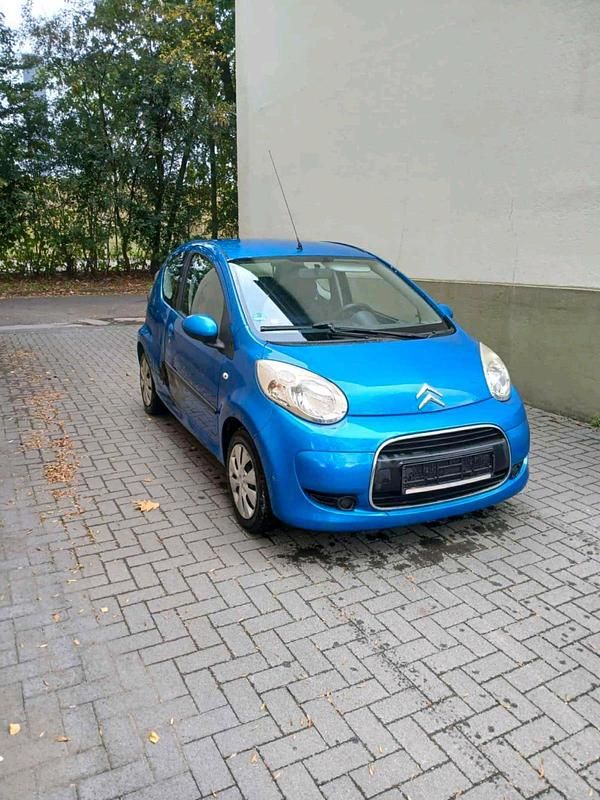 Blau Gebraucht 2010 Citroën C1 Kleinwagen | 1.200 € (Guter Preis) - Bild 1/4