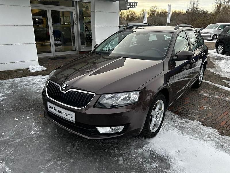 Gebraucht Skoda Octavia Elegance 179 PS (131 kW) 2015 Braun Kleinwagen