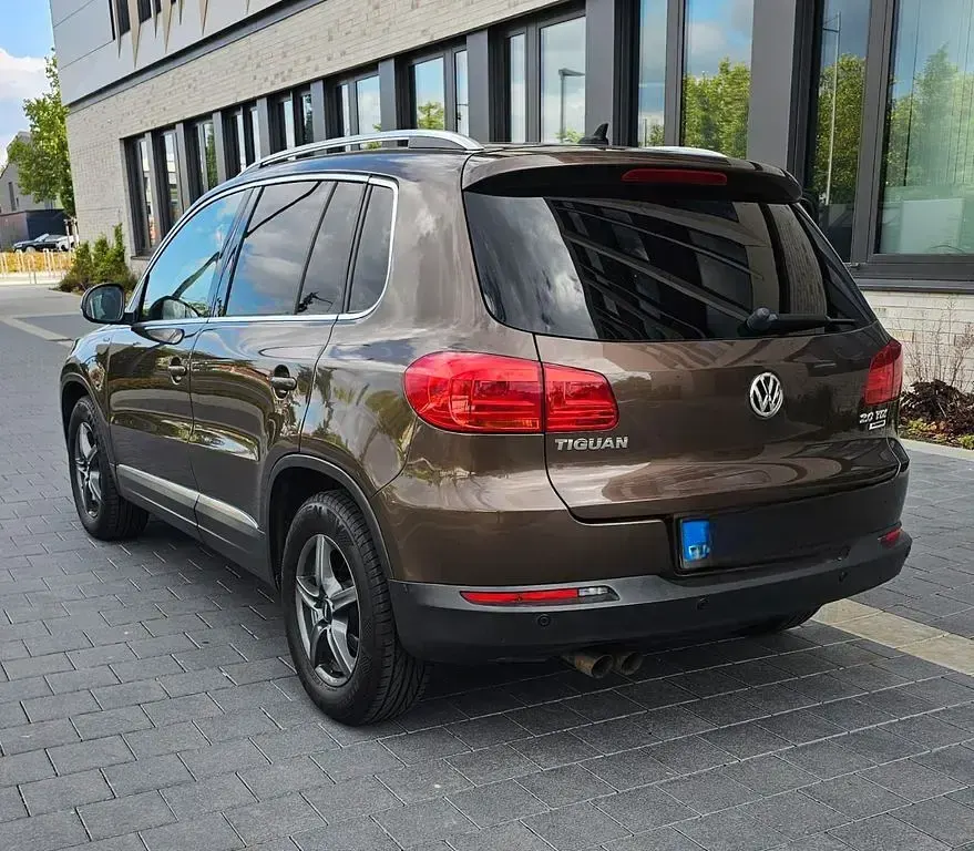 Gebraucht VW Tiguan LOUNGE 140 PS (102 kW) 2015 Braun SUV