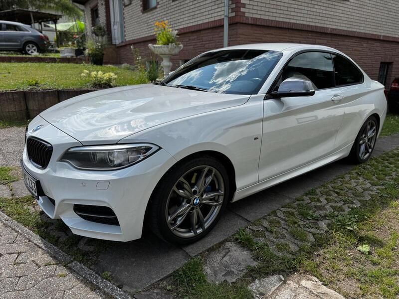 Weiß Gebraucht 2014 BMW M235 Comfort Edition Coupé | 22.990 € (Fairer Preis) - Bild 1/4