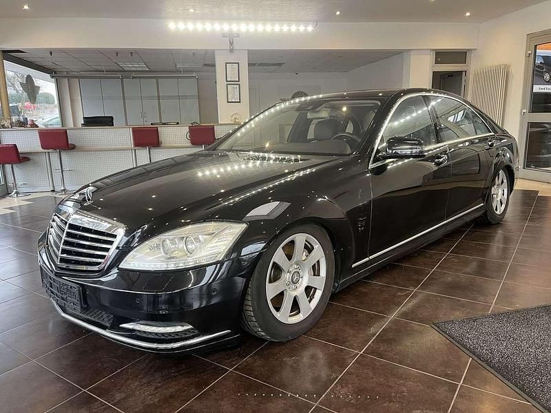 Obsidianschwarz metalliclack Gebraucht 2010 Mercedes S450 Limousine | 10.999 € (Etwas zu teuer) - Bild 1/4