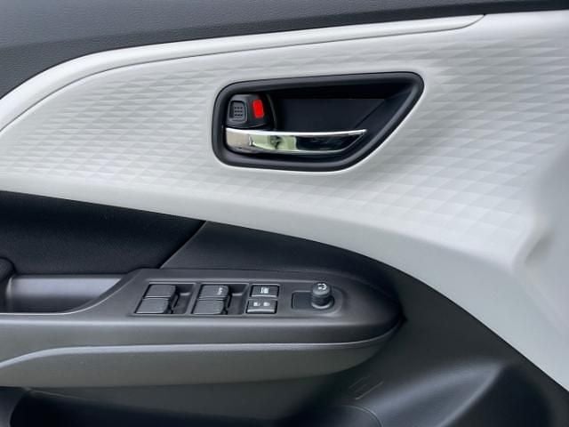 Rot Neu 2025 Suzuki Swift Club Kleinwagen | 17.588 € - Bild 1/4