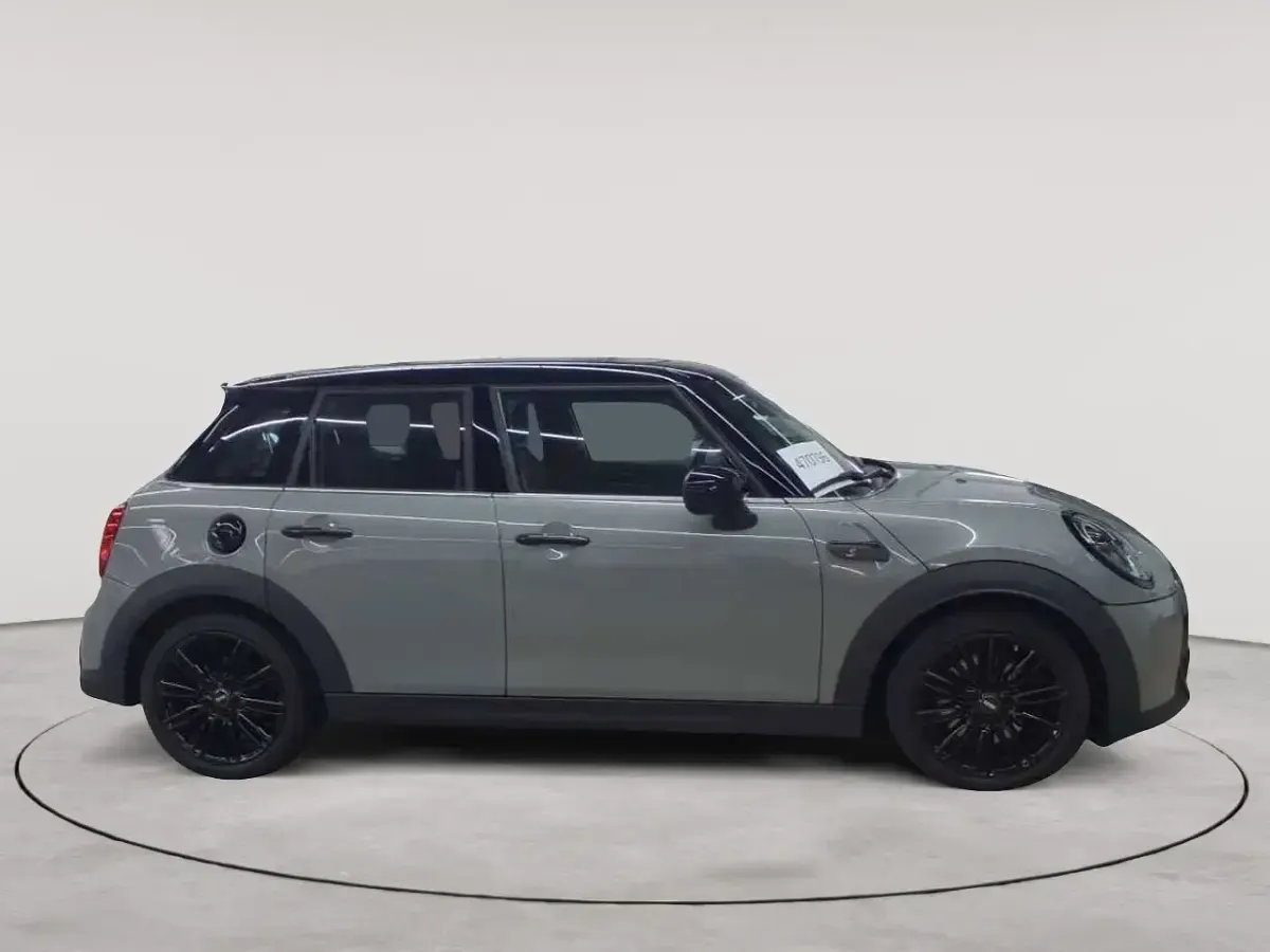 Gebraucht Mini Cooper S Classic 178 PS (130 kW) 2022 Moonwalk grey metallic Kleinwagen