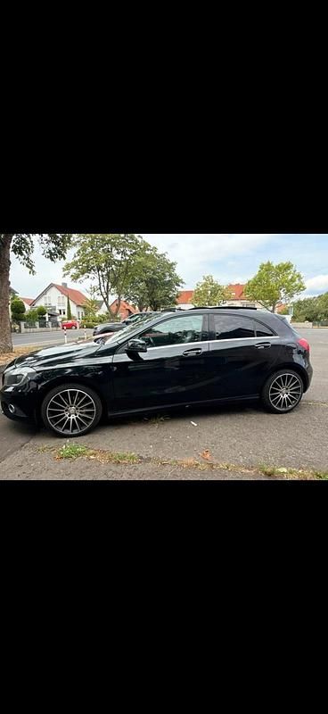 Gebraucht Mercedes A200 156 PS (114 kW) 2012 Schwarz Kleinwagen