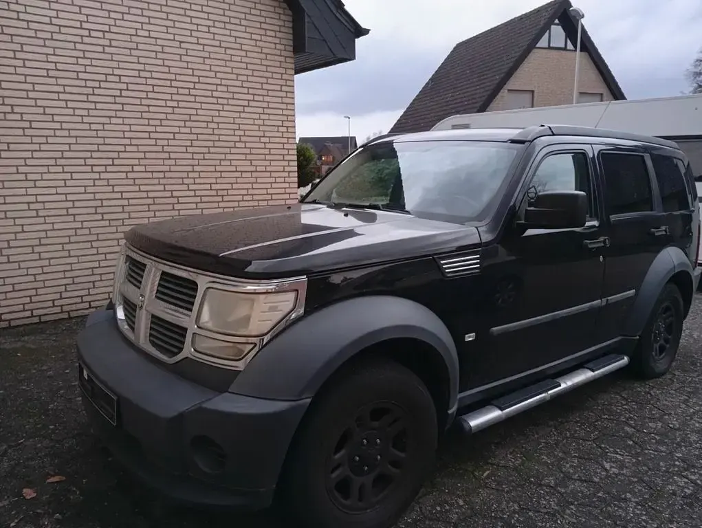Gebraucht Dodge Nitro SE 177 PS (130 kW) 2007 Schwarz SUV