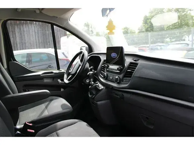Gebraucht Ford Transit Custom 131 PS (96 kW) 2022 Schwarz Kombi