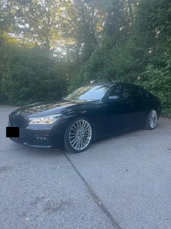 Gebraucht BMW 740 326 PS (239 kW) 2017 Schwarz Limousine