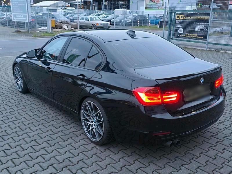 Gebraucht BMW 316 M Sport 116 PS (85 kW) 2014 Schwarz Limousine