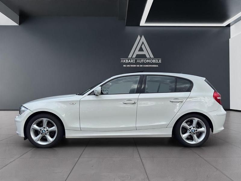 Gebraucht BMW 120 Advantage 177 PS (130 kW) 2011 Weiß Kleinwagen