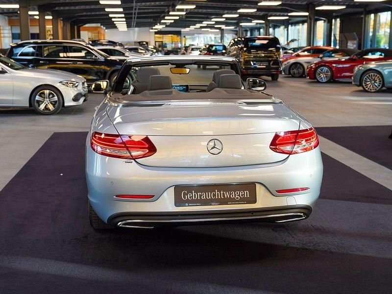 Gebraucht Mercedes C180 156 PS (114 kW) 2016 Diamantsilber Cabrio