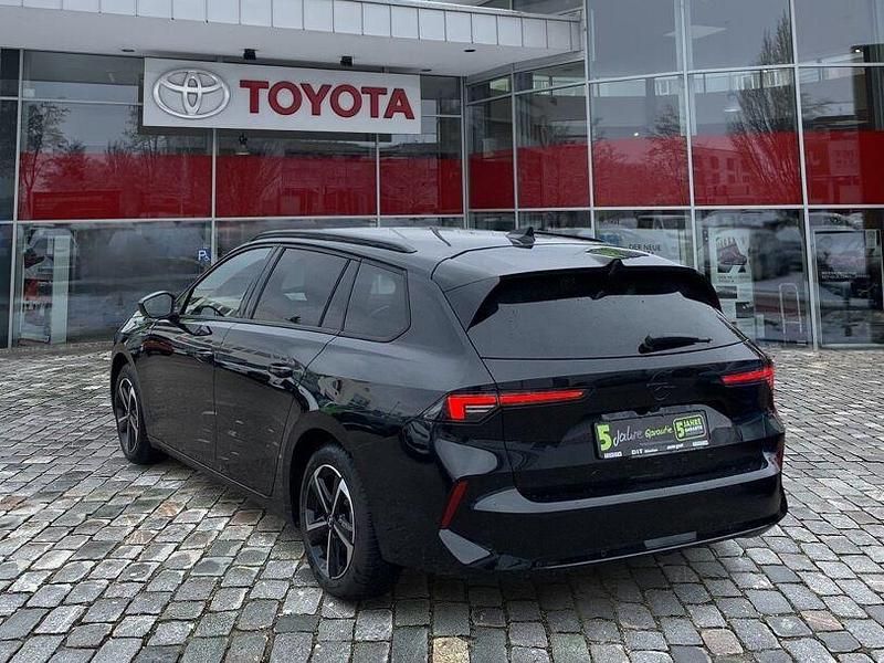 Gebraucht Opel Astra 131 PS (96 kW) 2025 Lackierung schwarz perla nera/ Kombi