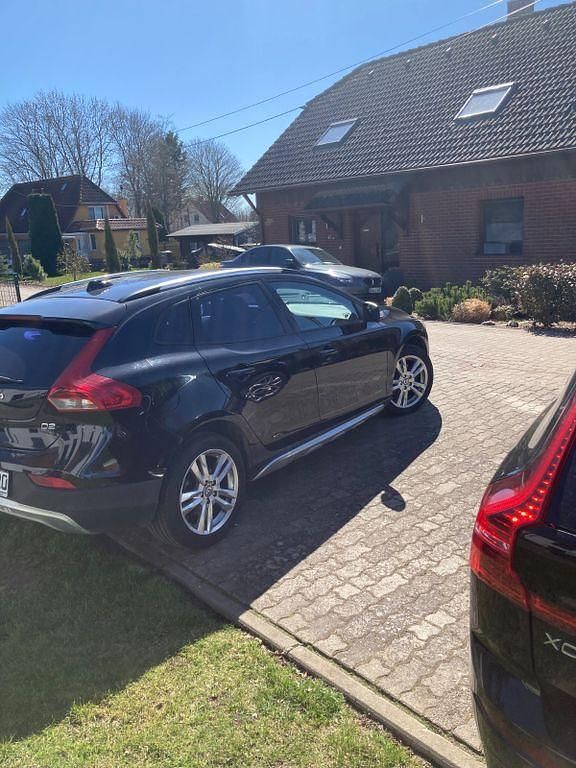 Gebraucht Volvo V40 CC 114 PS (83 kW) 2014 Schwarz Kombi