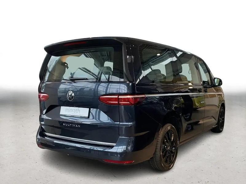 Neu VW Multivan Style 110 PS (80 kW) 2026 Blau Van