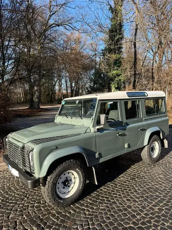 Gebraucht Land Rover Defender 122 PS (89 kW) 2008 Grün Kombi