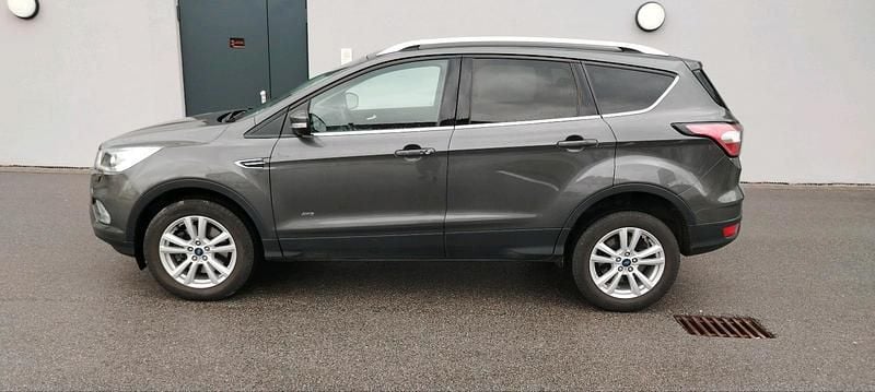 Second-hand Ford Kuga 182 CP (133 kW) 2017 Gri SUV