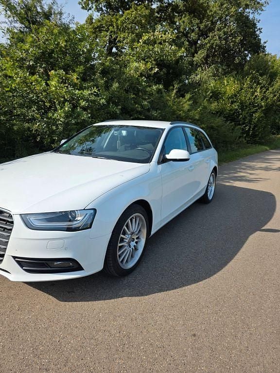 Weiß Gebraucht 2013 Audi A4 Kombi | 7.650 € (Fairer Preis) - Bild 1/4