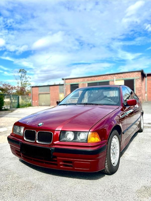 Rot Gebraucht 1993 BMW 316 Basis Cabrio | 11.336 € - Bild 1/4