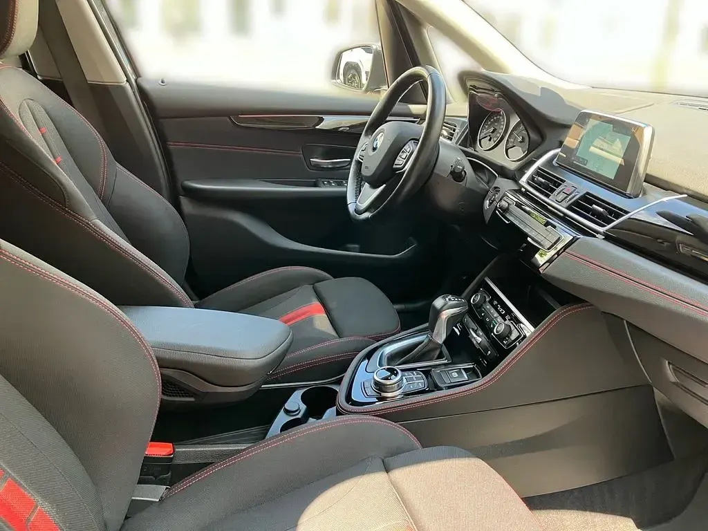 Gebraucht BMW 218 Active Tourer Performance 136 PS (100 kW) 2017 Grau Van / Kleinbus