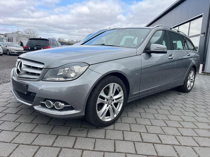 Gebraucht Mercedes C180 156 PS (114 kW) 2011 Silber Kombi