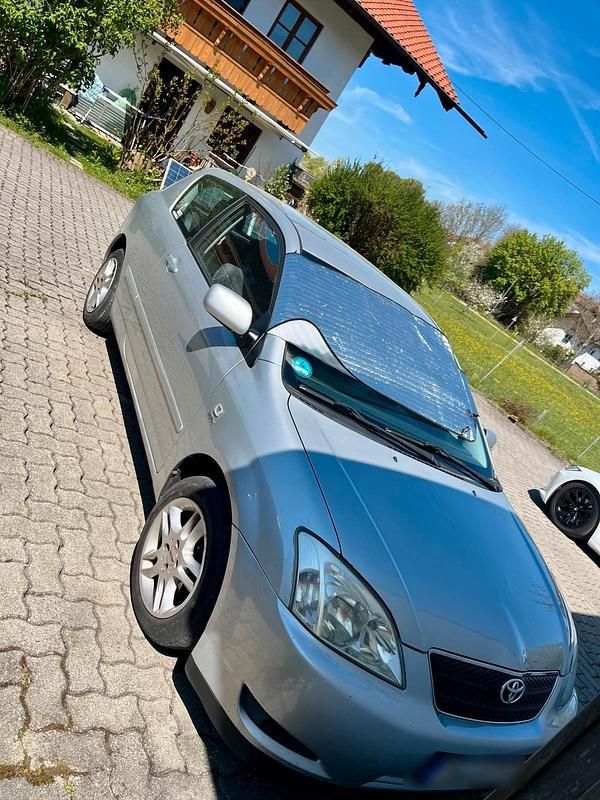 Brugt Toyota Corolla 98 HK (72 kW) 2003 Sølv Hatchback