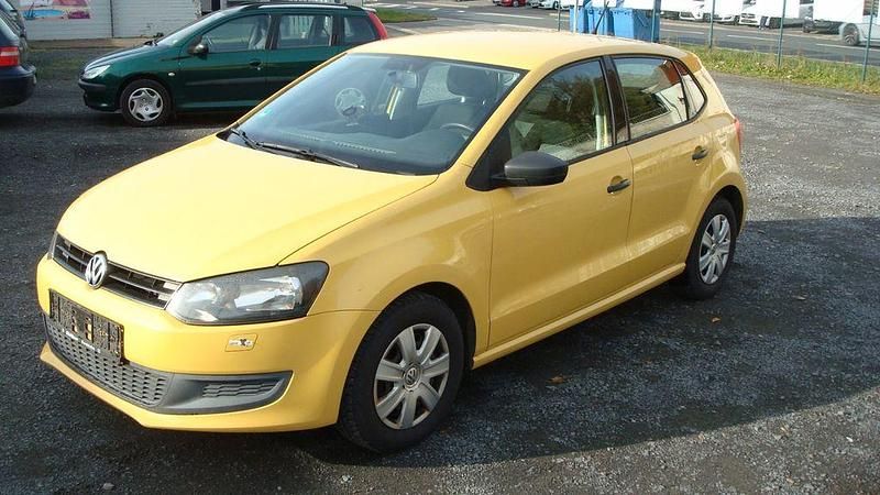 Gebraucht VW Polo Trendline 60 PS (44 kW) 2009 Gelb Limousine