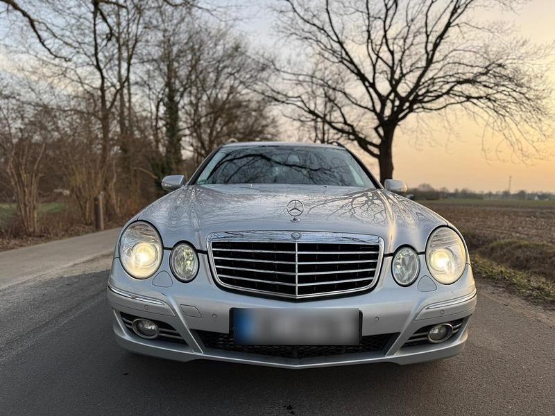Gebraucht Mercedes E280 Avantgarde 190 PS (139 kW) 2008 Silber Kombi