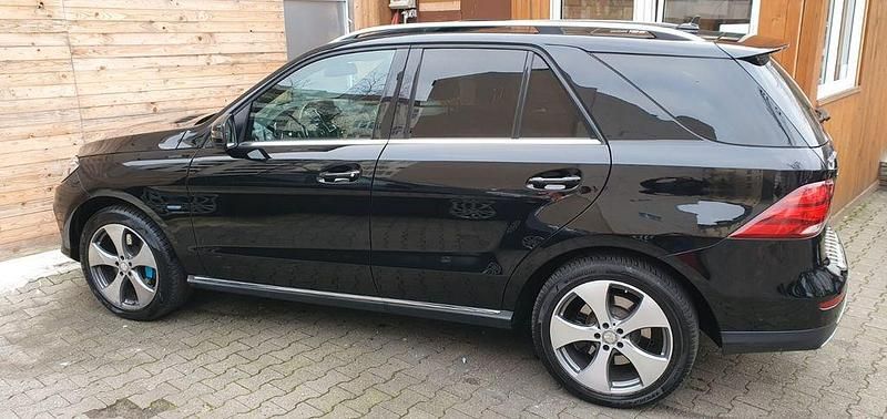 Gebraucht Mercedes GLE500 333 PS (244 kW) 2017 Schwarz SUV