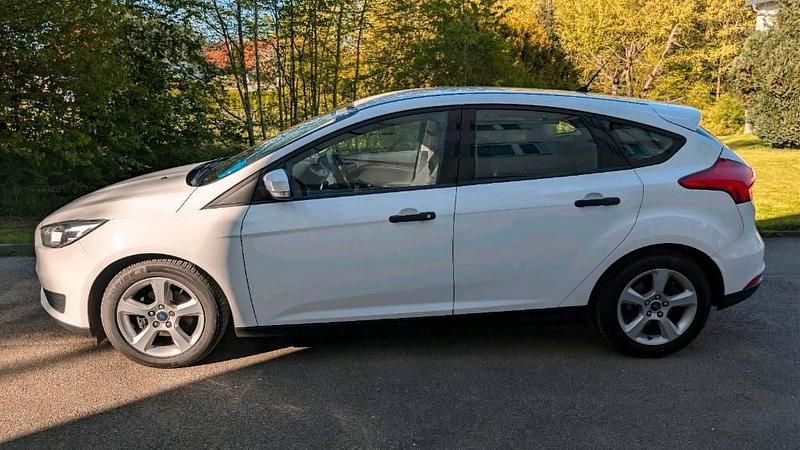 Second-hand Ford Focus 101 CP (74 kW) 2016 Alb Hatchback