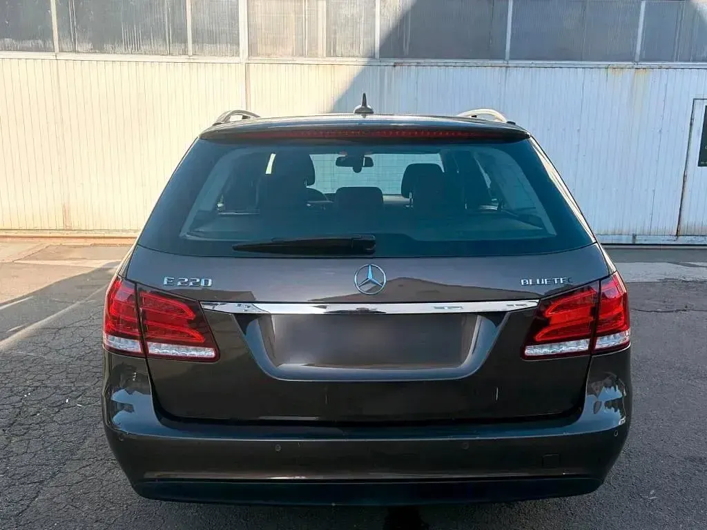 Gebraucht Mercedes E220 170 PS (125 kW) 2014 Braun Kombi