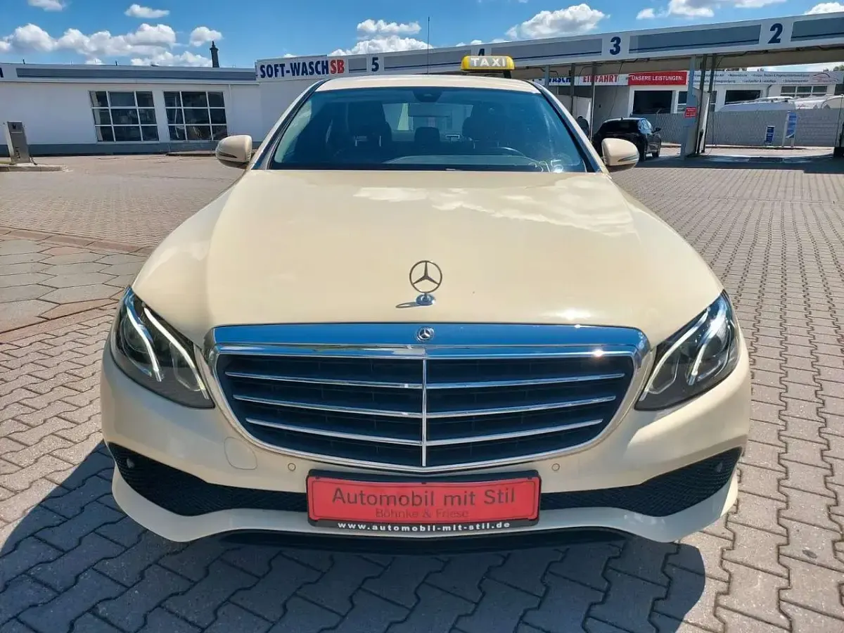 Gebraucht Mercedes E200 160 PS (117 kW) 2020 Beige Limousine