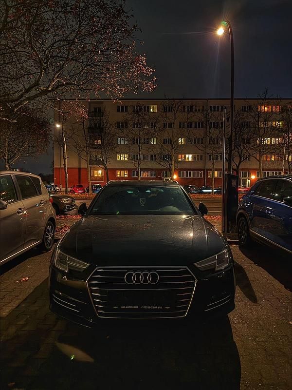 Gebraucht Audi A4 Sport 150 PS (110 kW) 2017 Schwarz Kombi