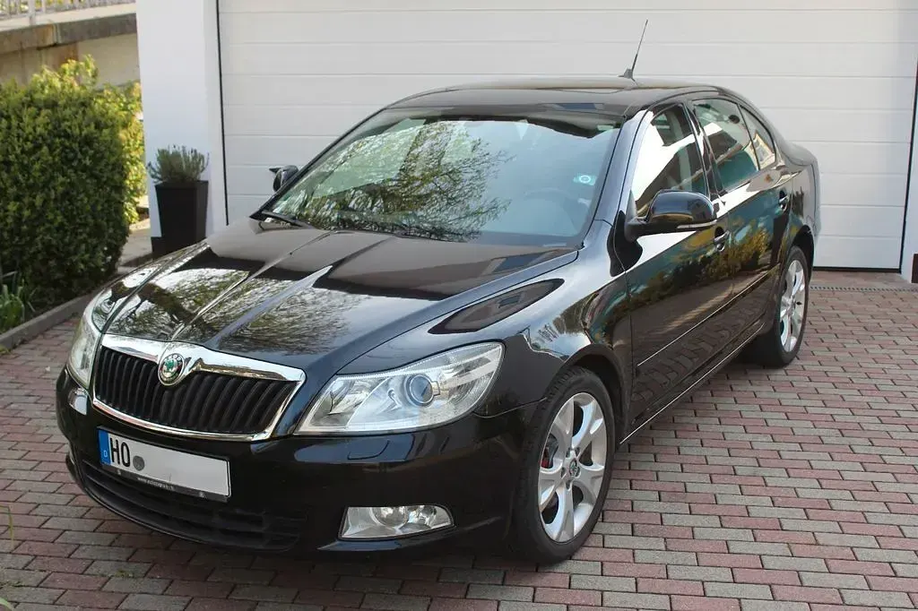 Gebraucht Skoda Octavia 140 PS (102 kW) 2012 Schwarz Limousine