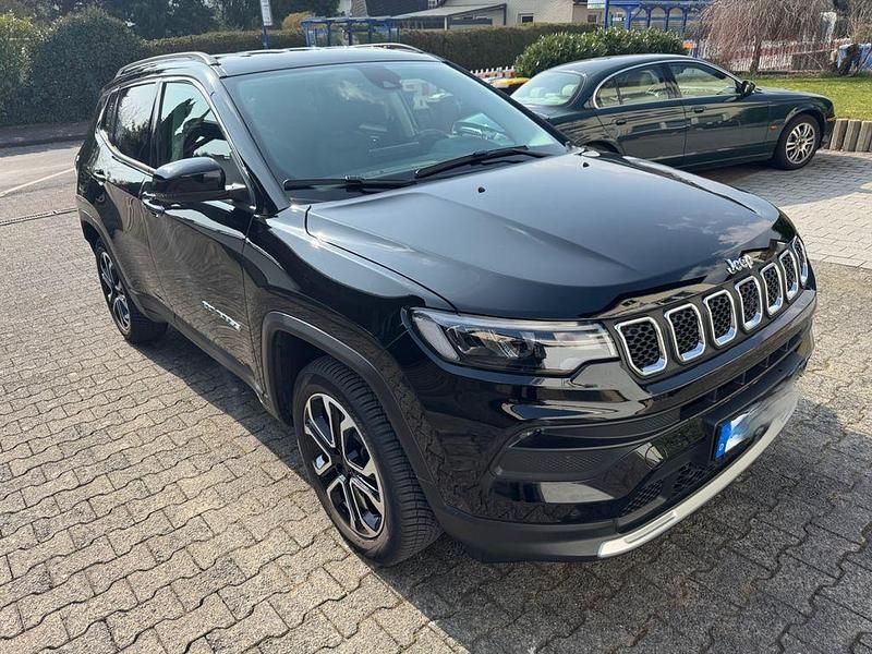 Gebraucht Jeep Compass Altitude 131 PS (96 kW) 2024 Schwarz SUV