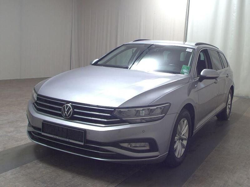 Gebraucht VW Passat Business 150 PS (110 kW) 2021 Silber Kombi